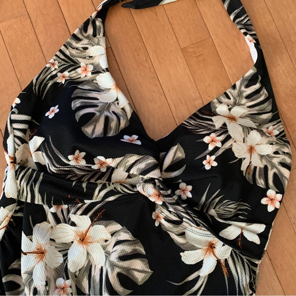 NEW! ISLAND WAVES Size 3X Underwire One Piece Floral Swimsuit - Picture 2 of 7